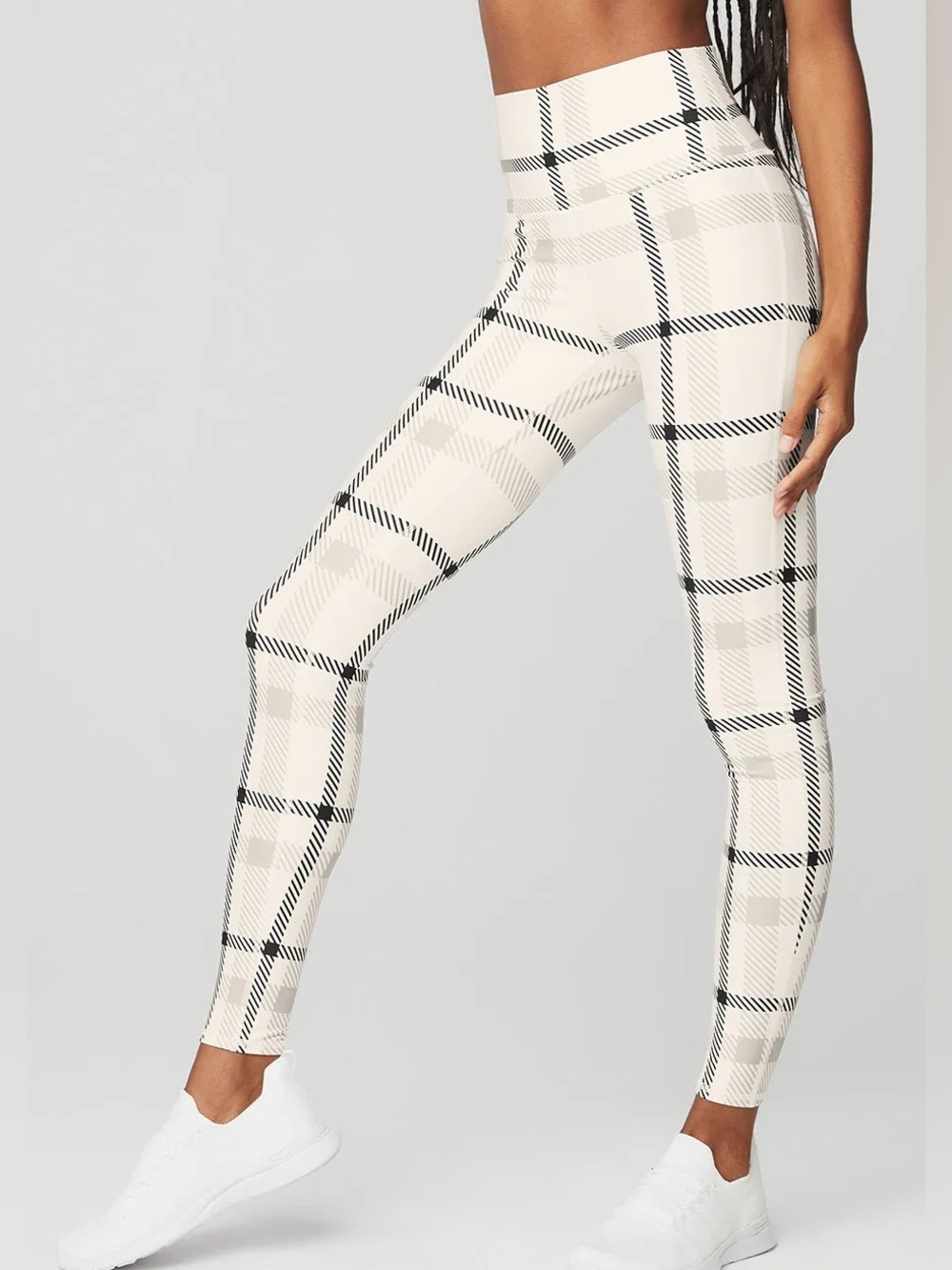 Alo Yoga Airlift High Rise in Magnified Plaid